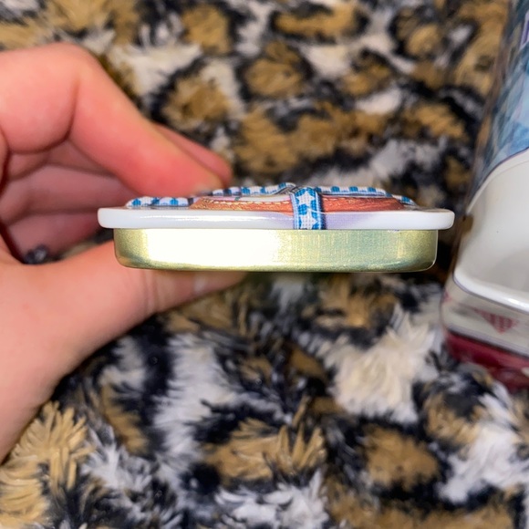 Silver Crane Company Novelty Retro Camper Van Collectors Cookie Tin - Picture 8 of 11